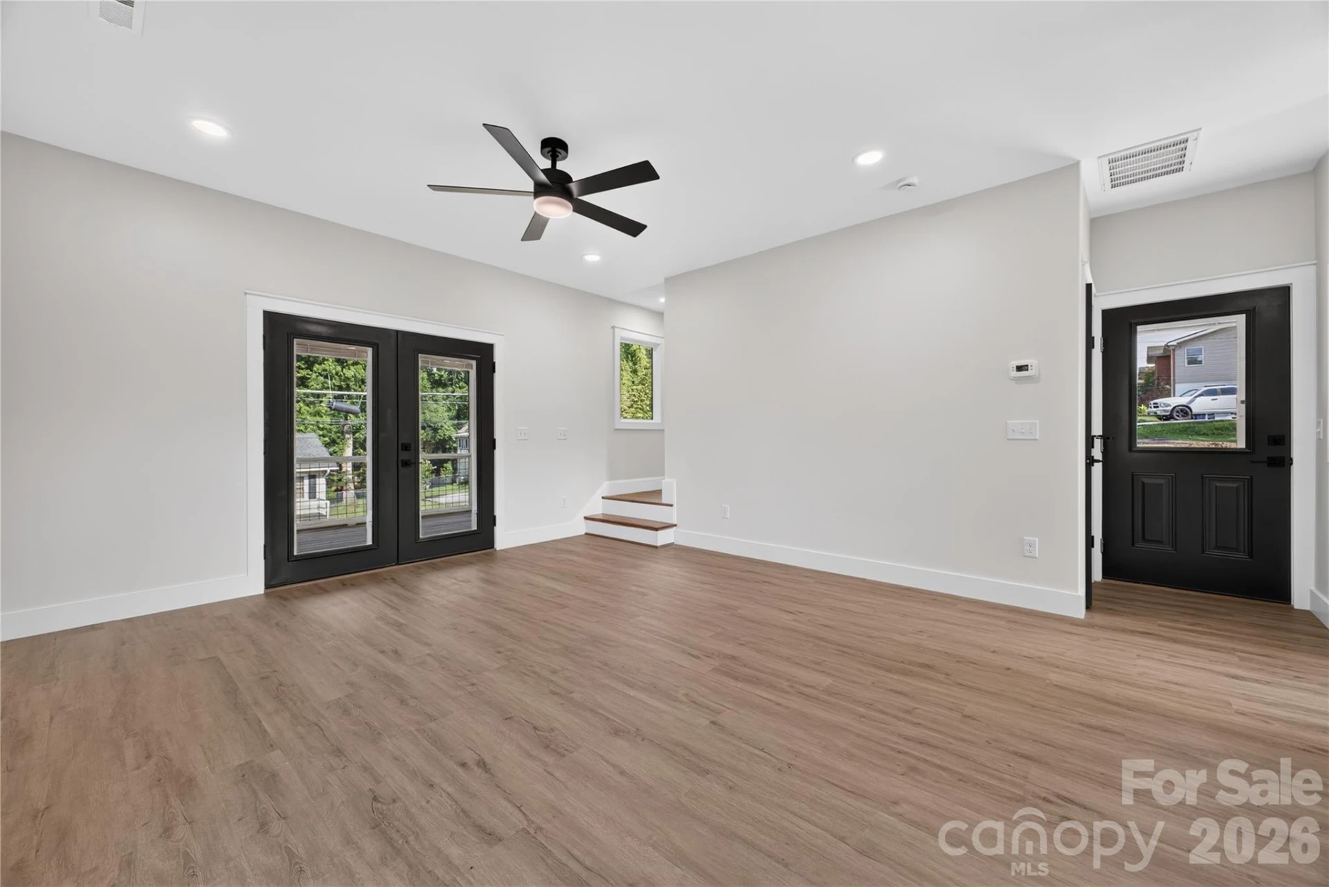 1013 Fassifern Court - Photo 5