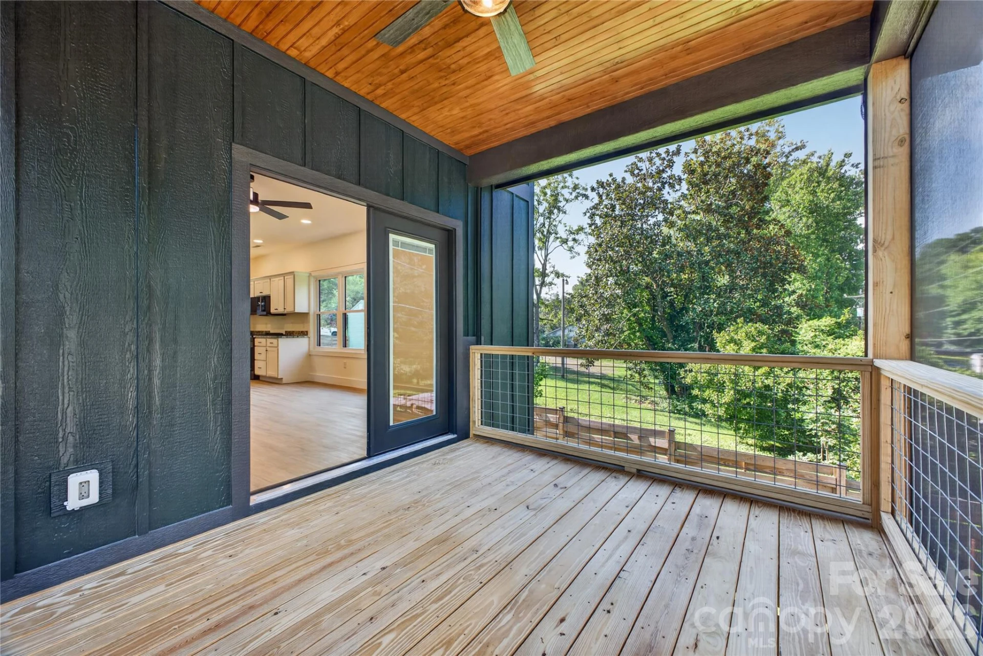 1013 Fassifern Court - Photo 11