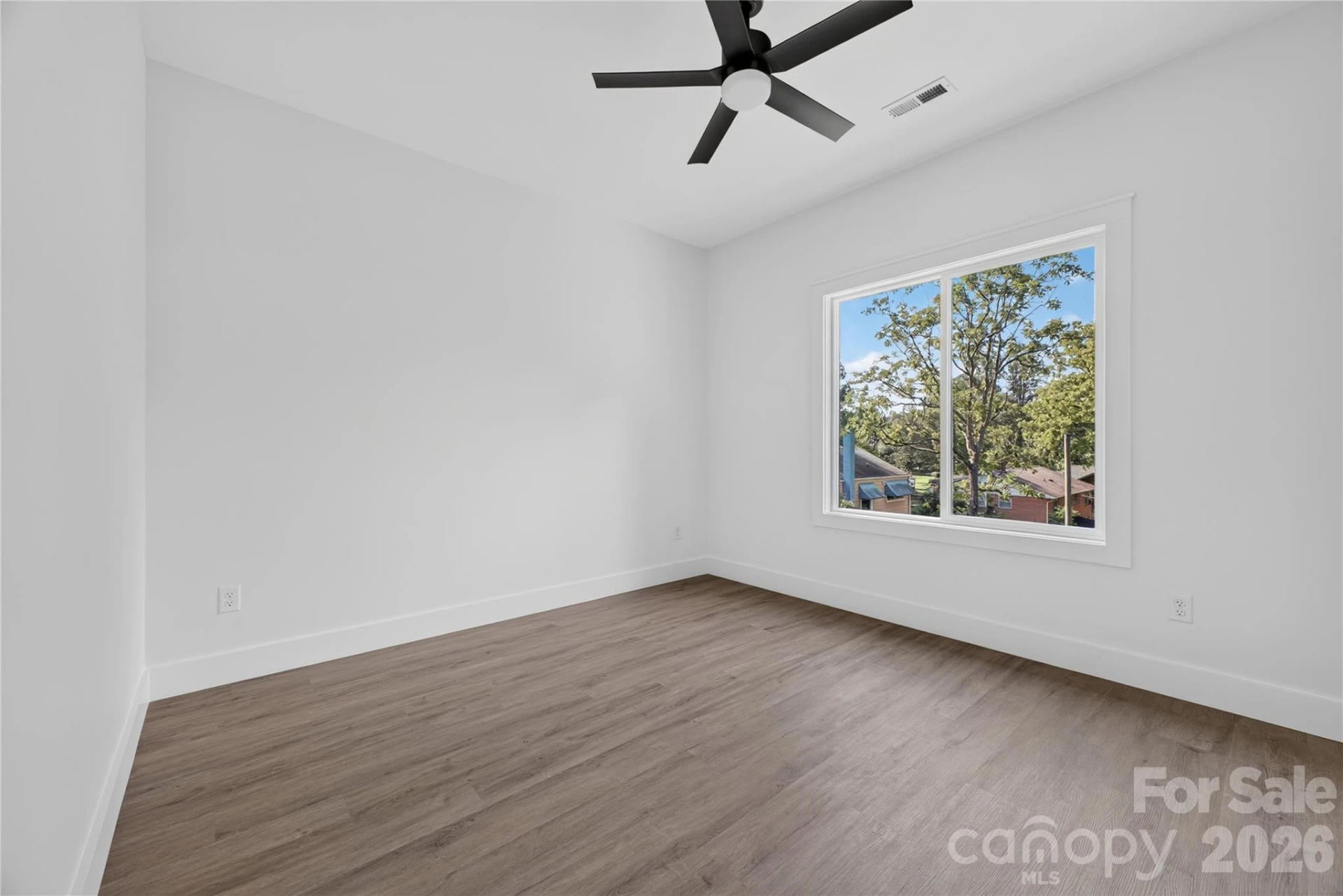 1013 Fassifern Court - Photo 14