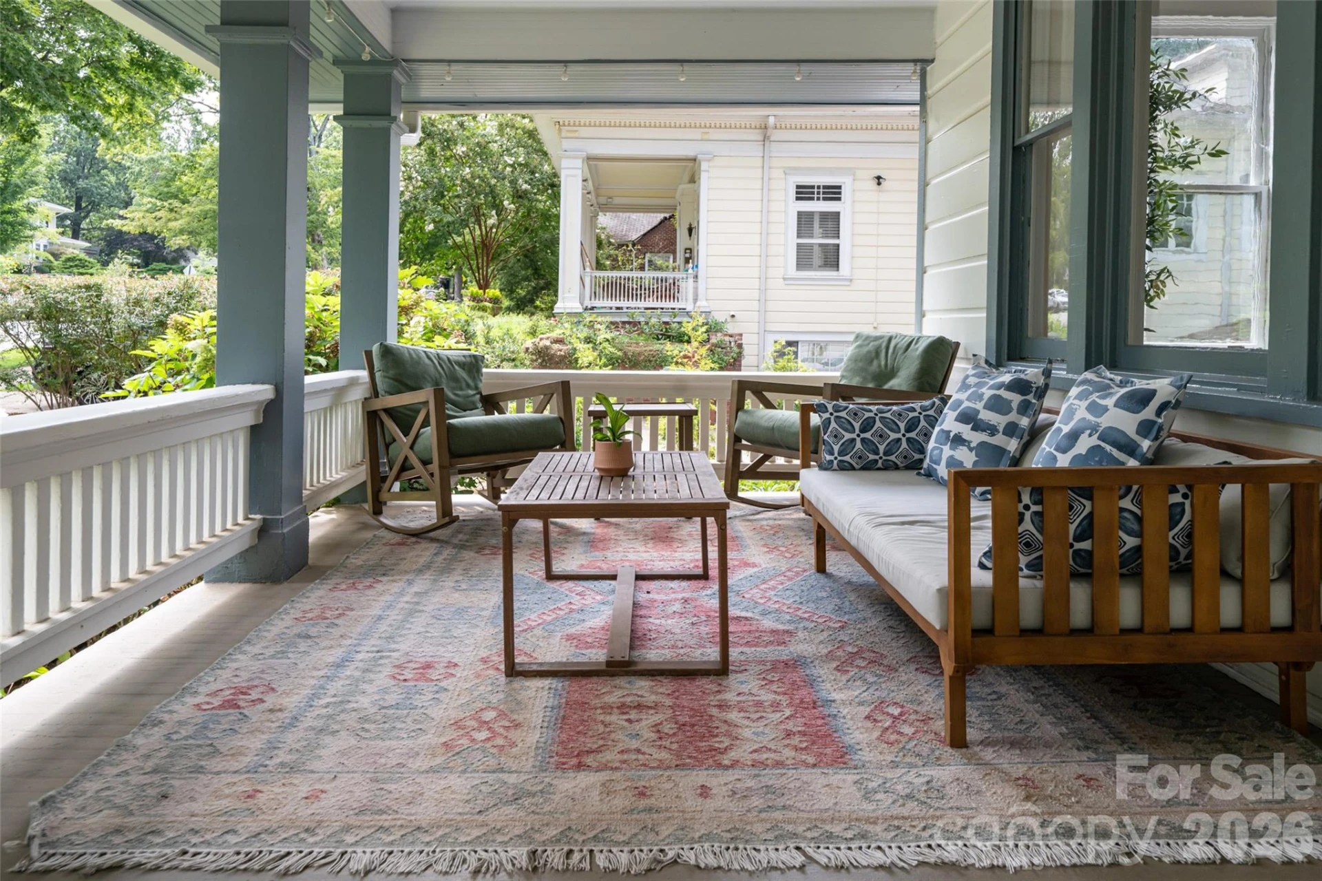 142 Edwin Place - Photo 3