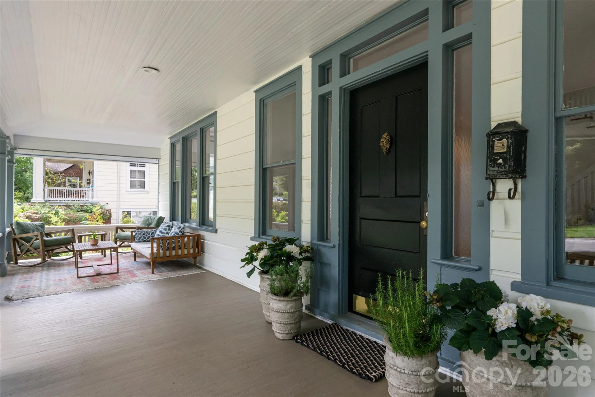 142 Edwin Place - Photo 4