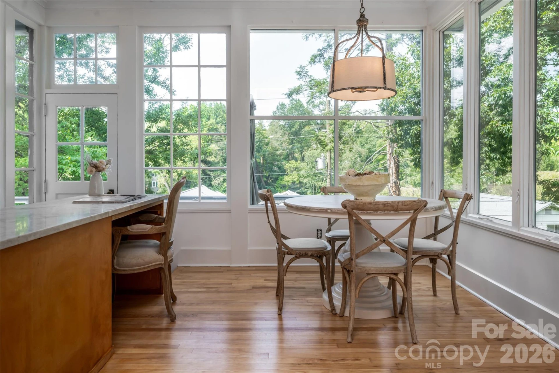 142 Edwin Place - Photo 13
