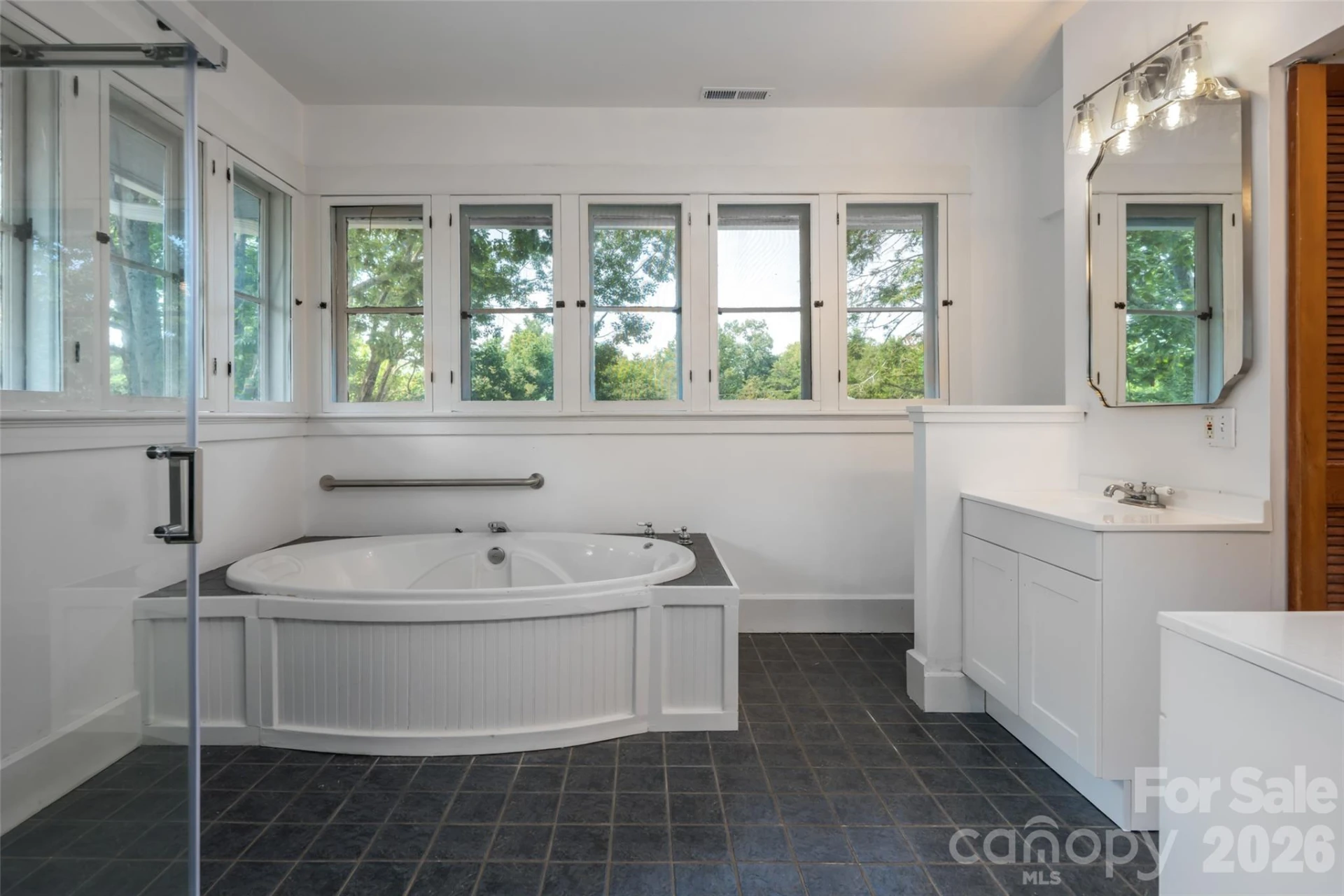 142 Edwin Place - Photo 33