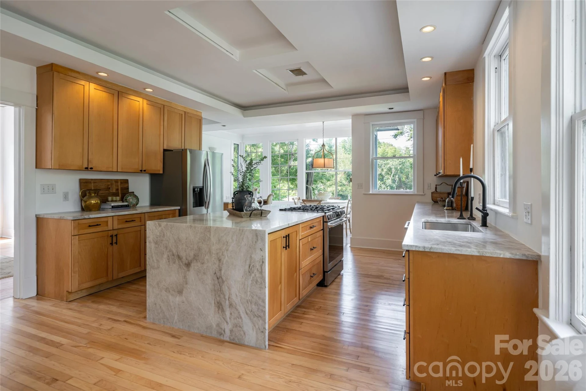 142 Edwin Place - Photo 11