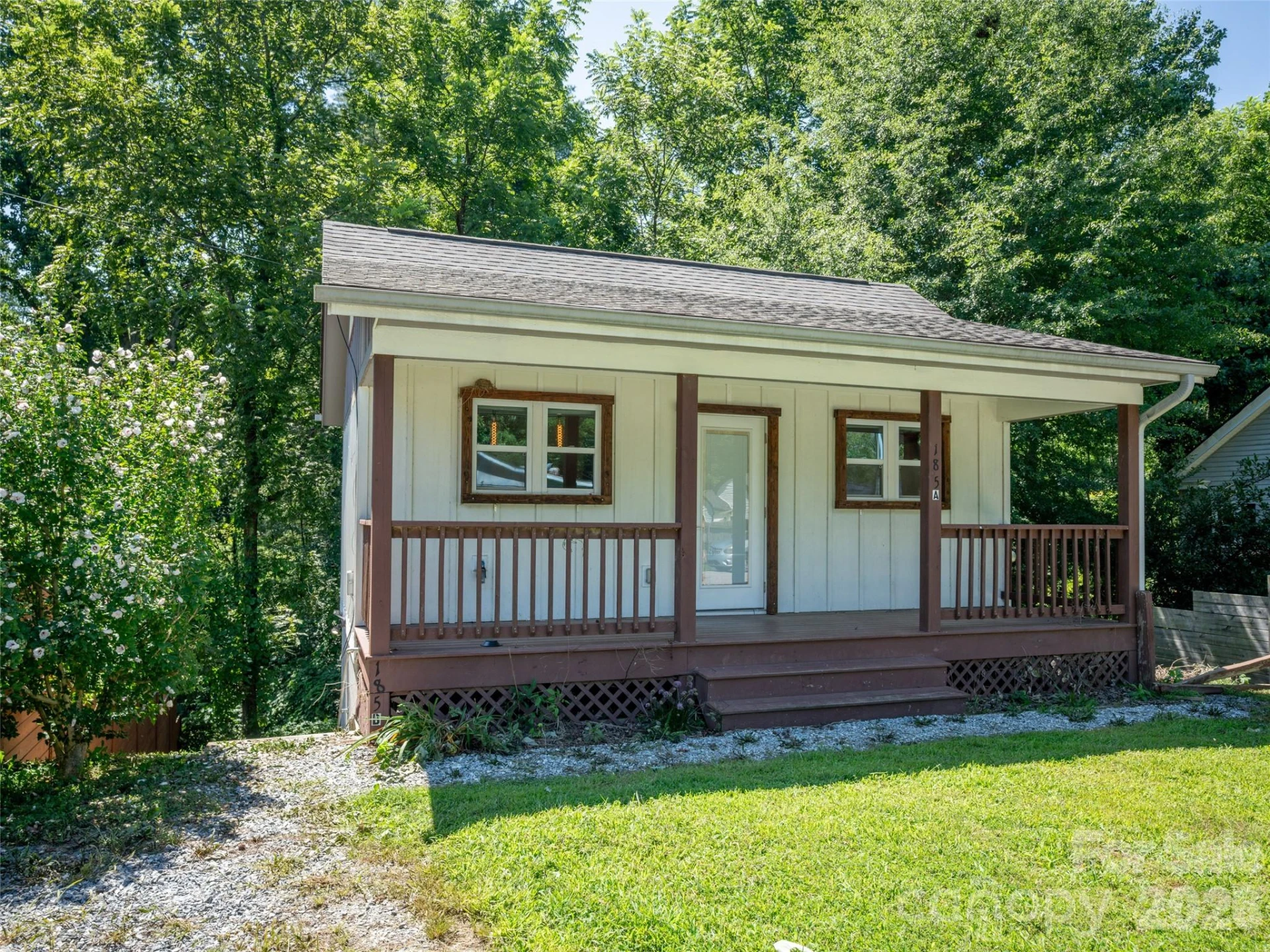 185 Duckworth Avenue - Photo 2