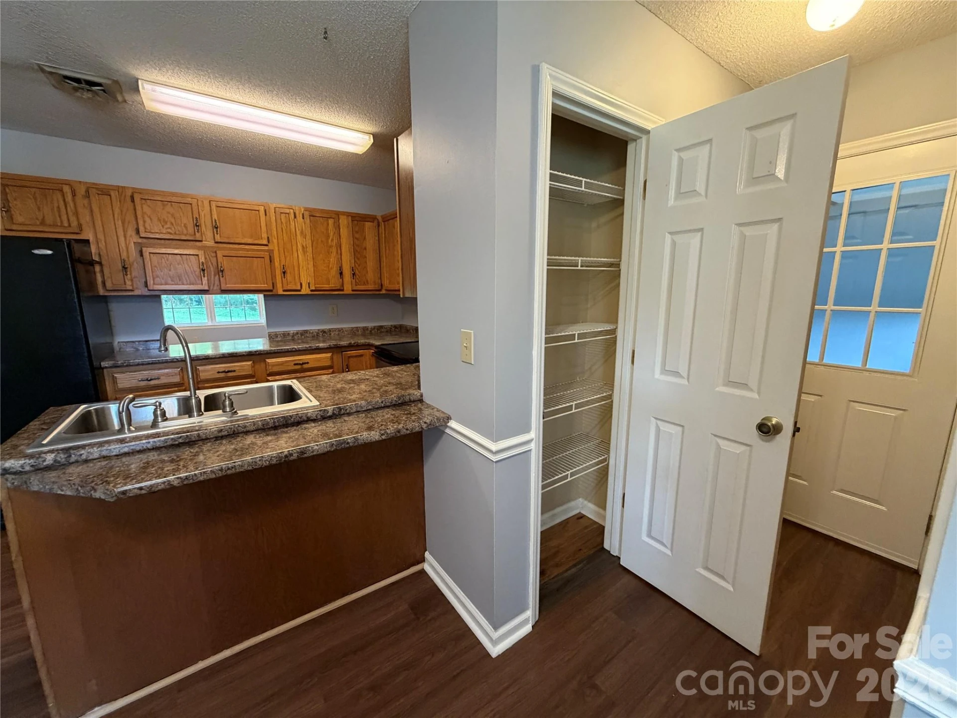 127 Holly Court - Photo 8