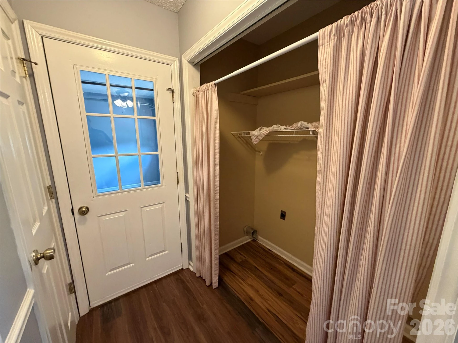 127 Holly Court - Photo 9
