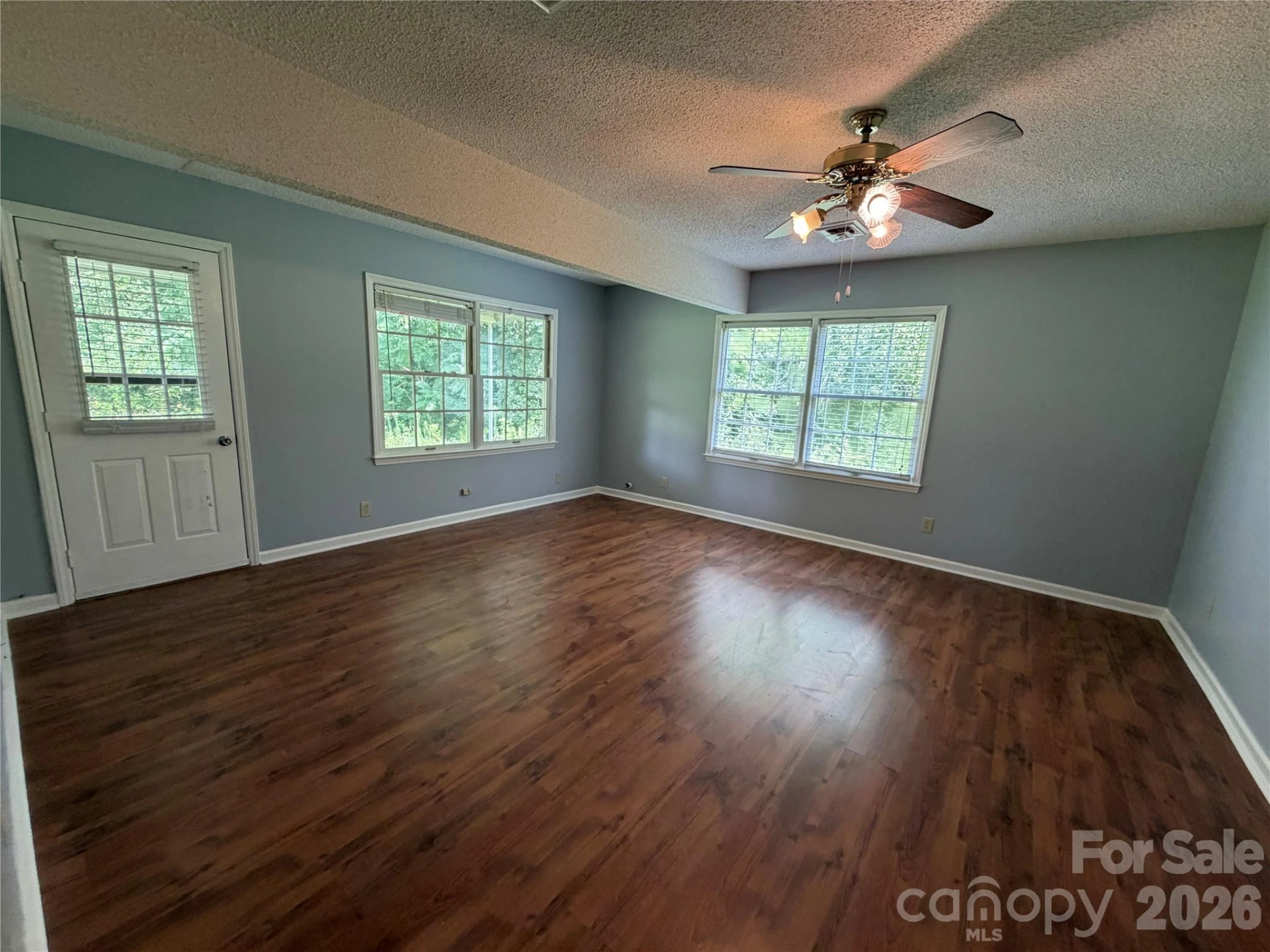 127 Holly Court - Photo 35