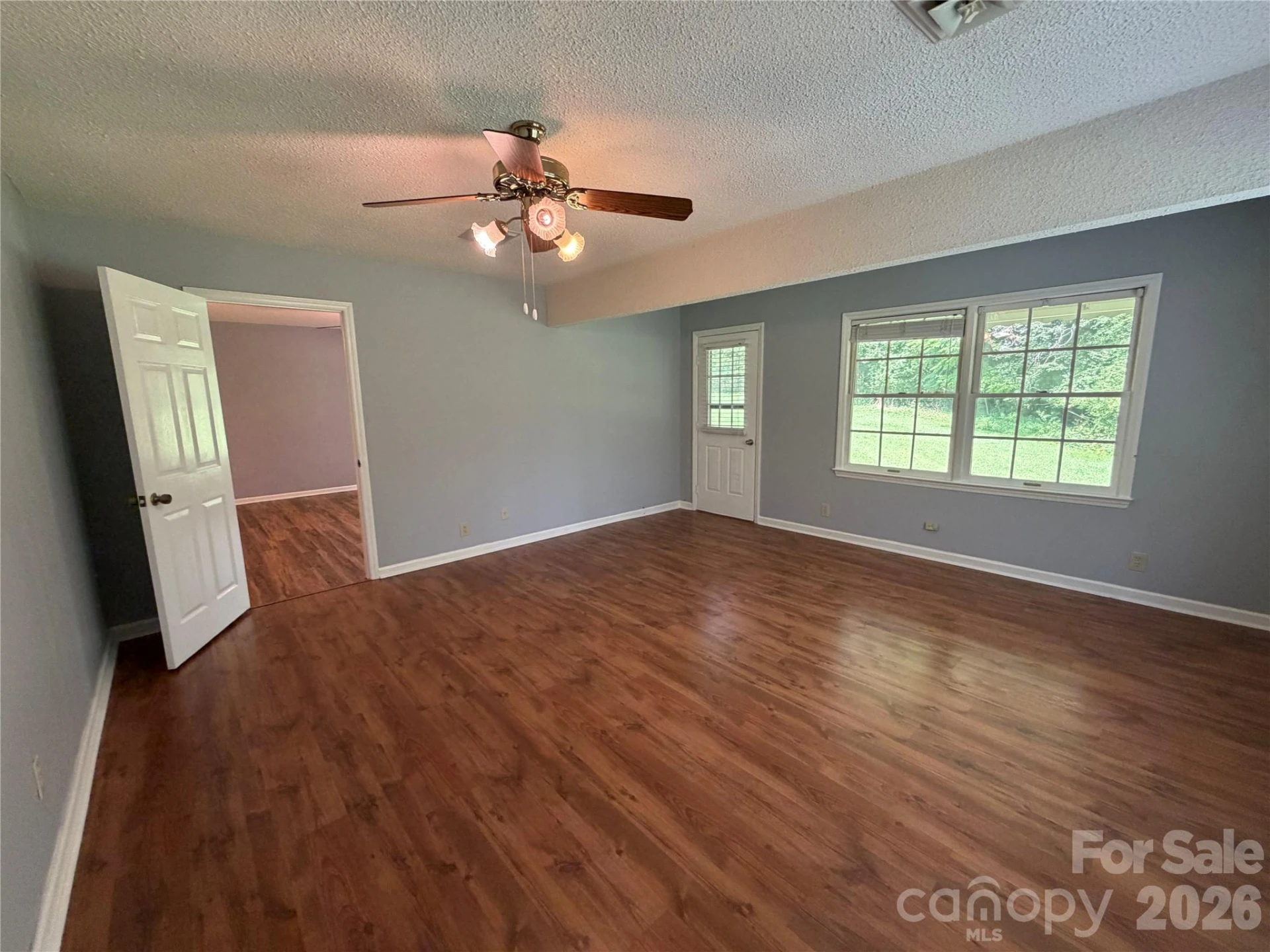 127 Holly Court - Photo 36