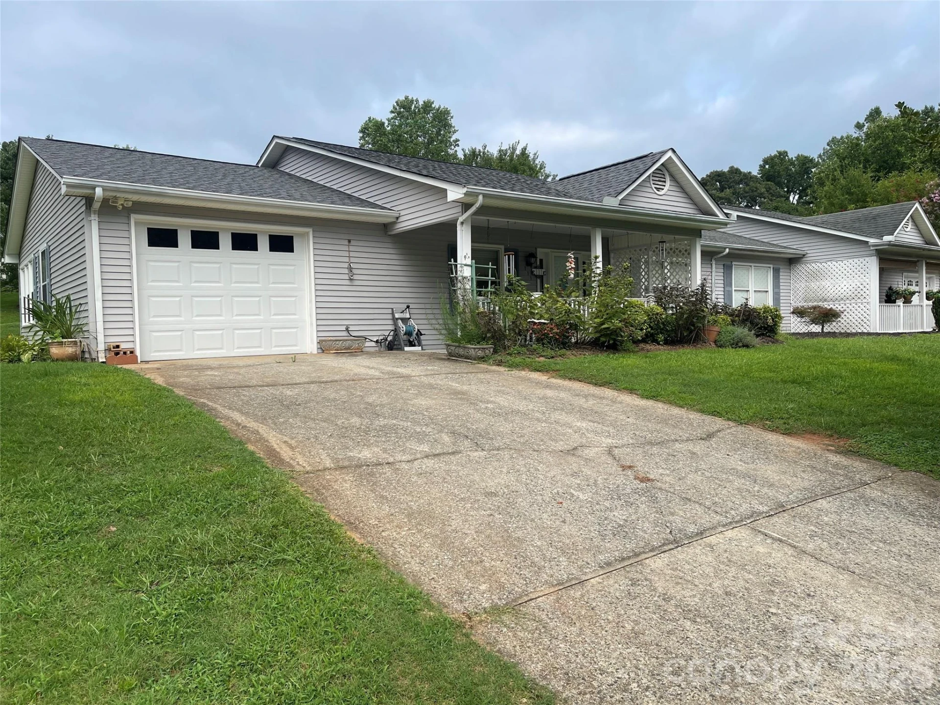 111 Holly Court - Photo 2