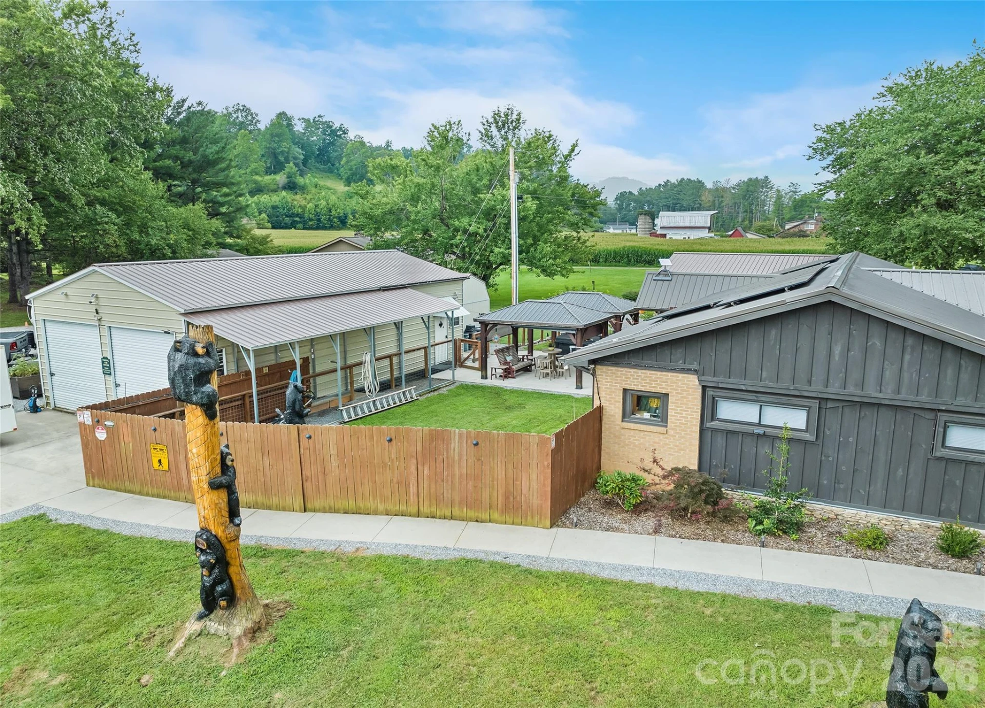 2906 Jonathan Creek Road - Photo 3