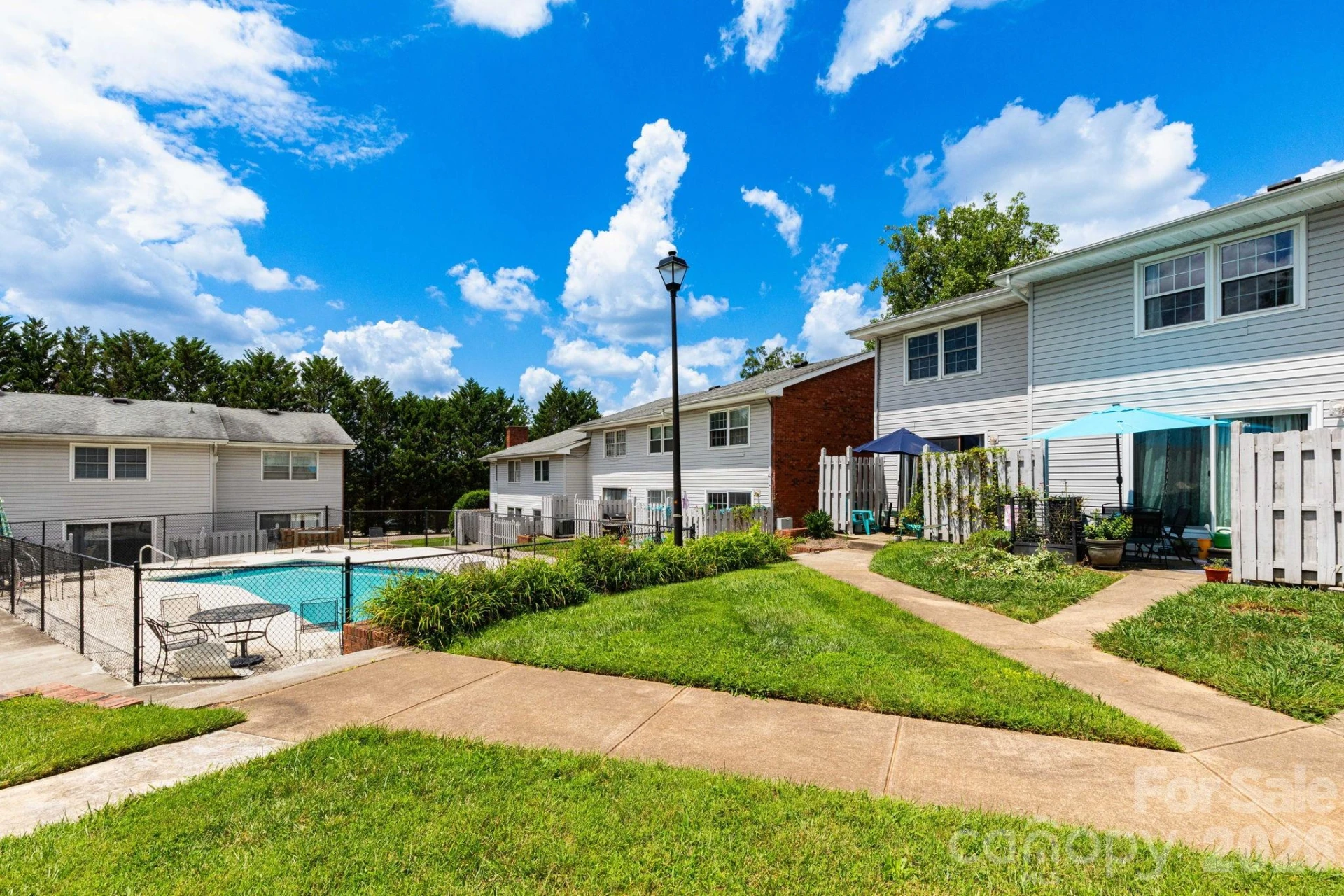 405 Southway Garden Road - Photo 2