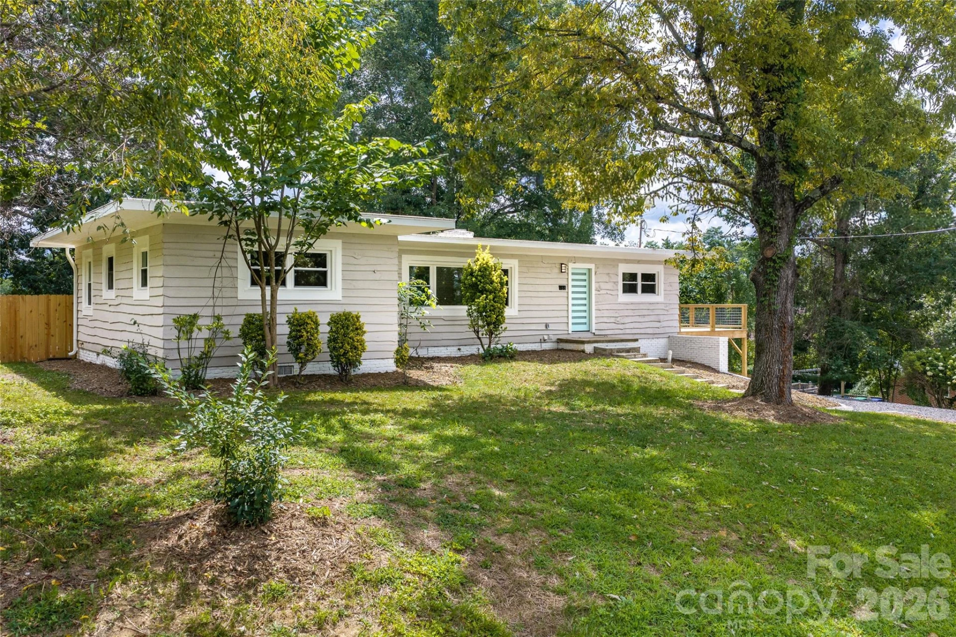 155 Oak Terrace - Photo 2