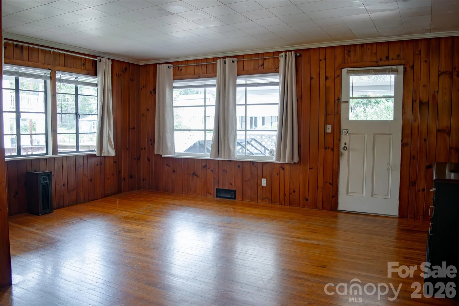 412 1st Avenue W - Photo 4