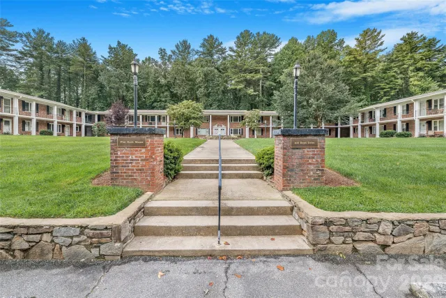102 Boyd Drive, Flat Rock, NC, 28731