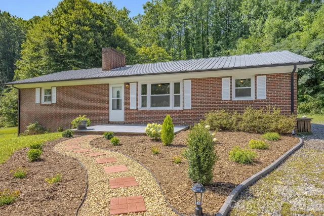 8525 US 25/70 Highway, Marshall, NC, 28753