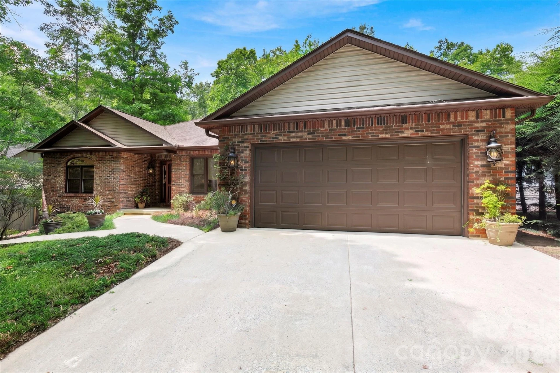 542 Soquili Drive - Photo 2