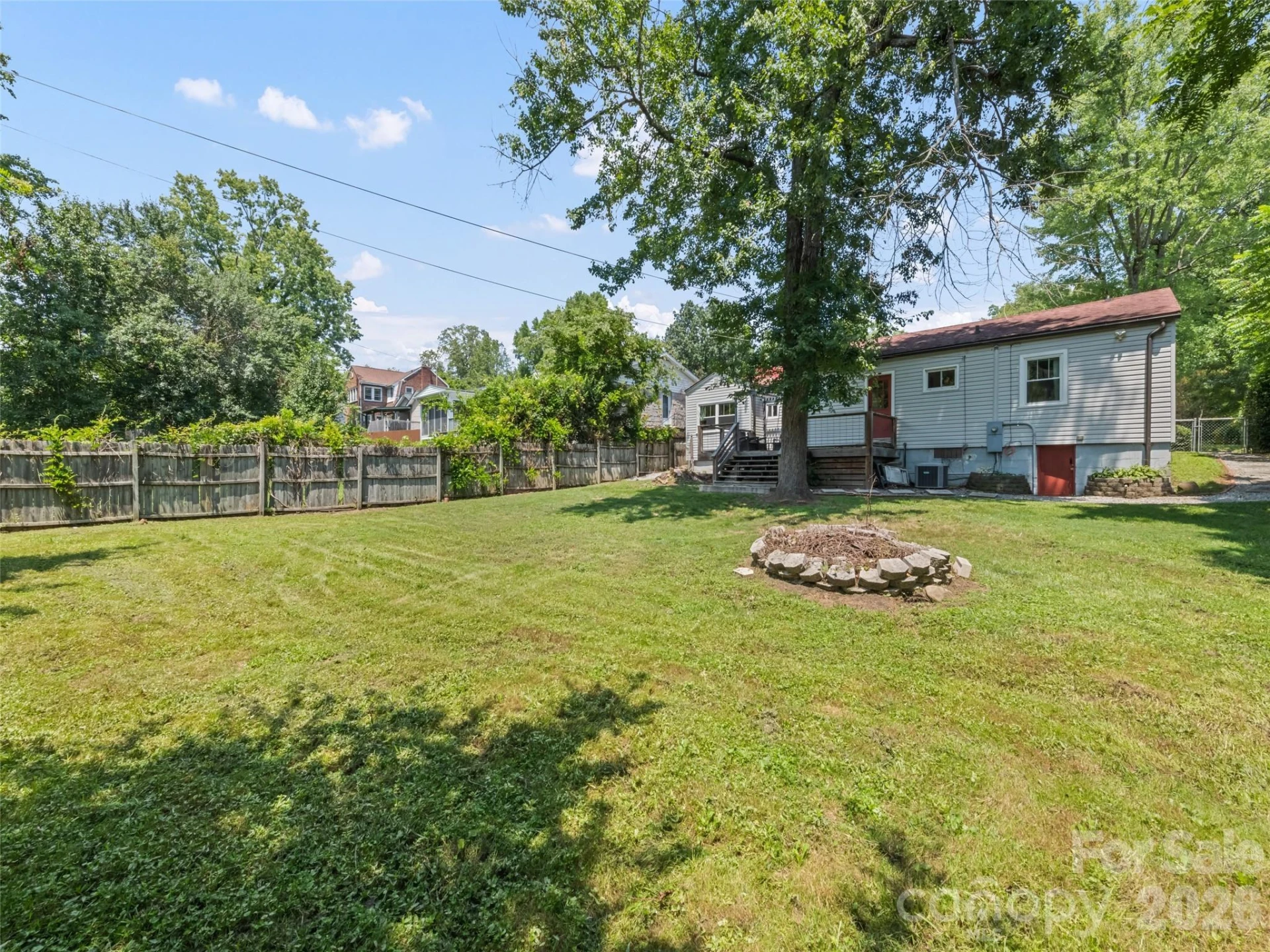 1909 Arlington Place - Photo 3