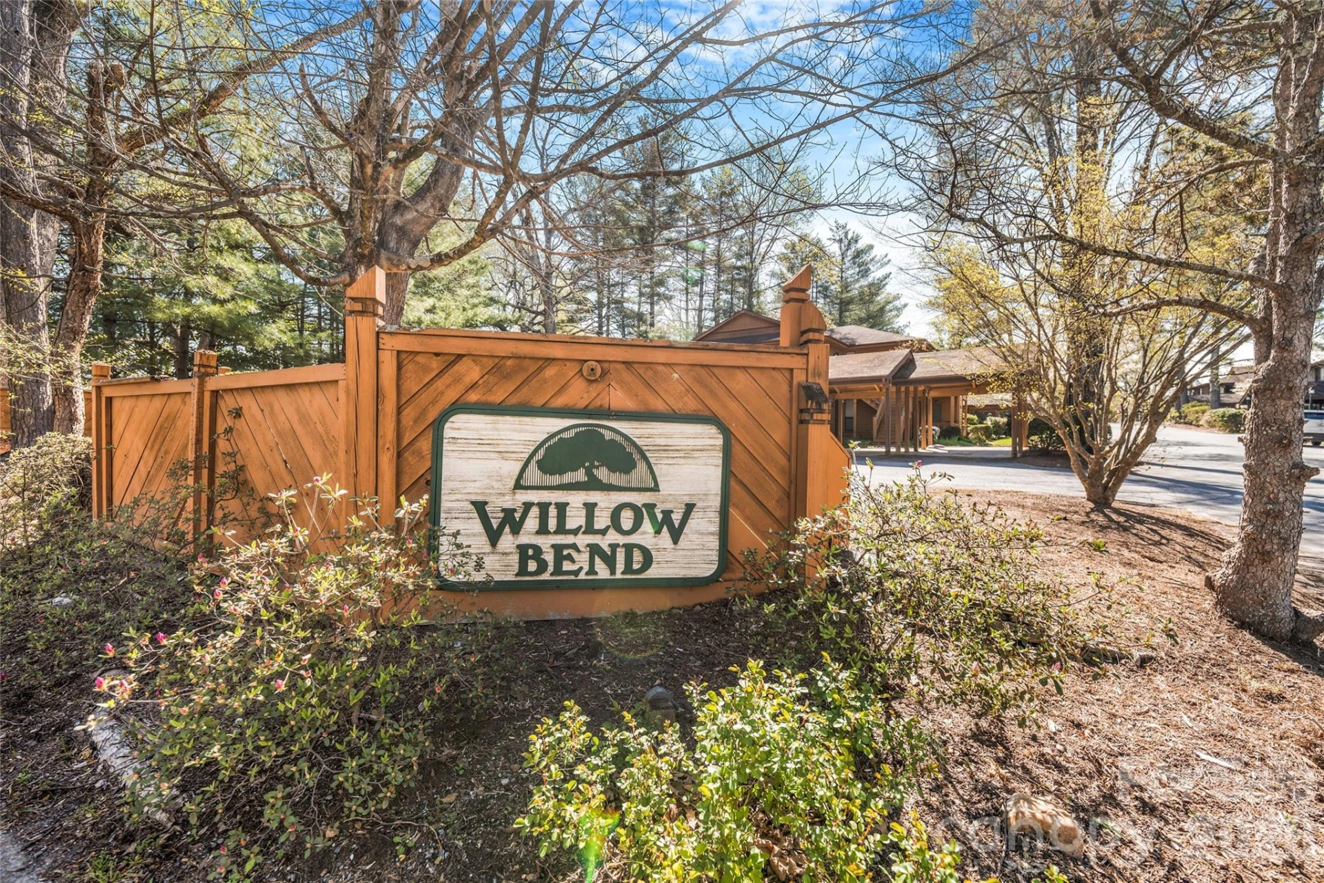 521 Courtwood Lane #8 - Photo 2