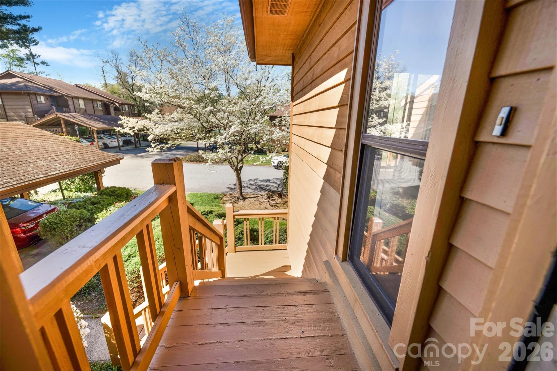 521 Courtwood Lane #8 - Photo 3