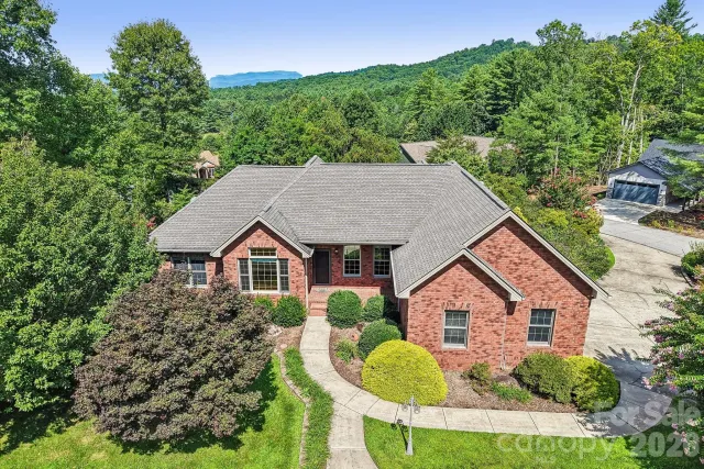 28 Tudor Crescent Court, Hendersonville, NC, 28739