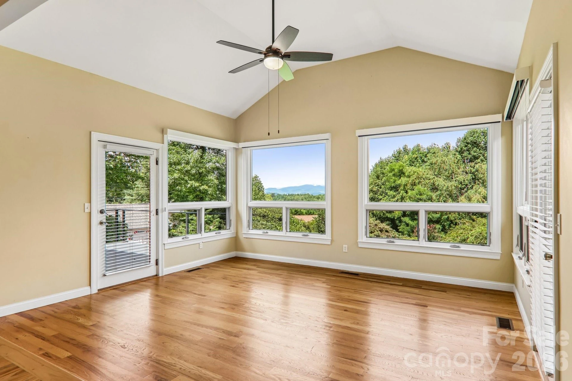28 Tudor Crescent Court - Photo 9
