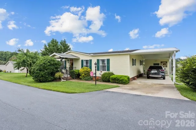 39 Stephanie Lane, Hendersonville, NC, 28792