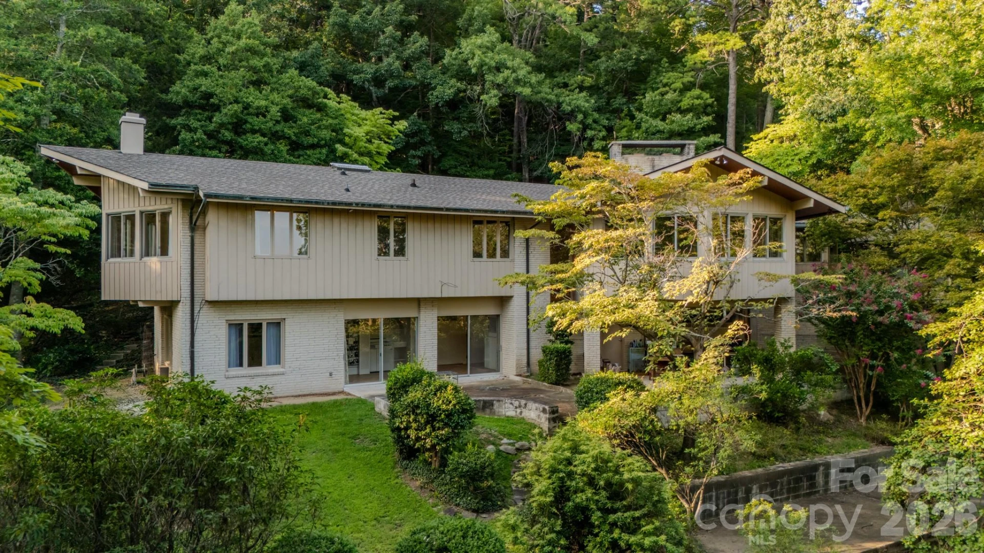 1225 Hogback Mountain Road - Photo 3