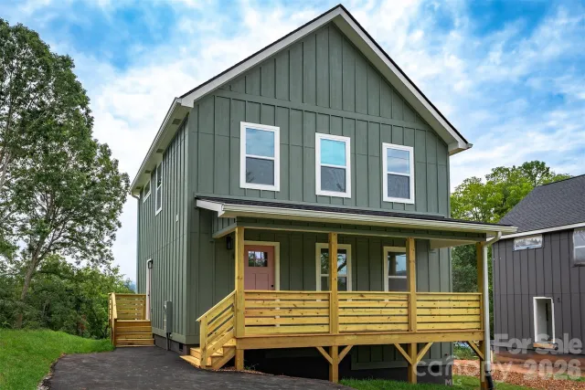 12 Crestfield Avenue