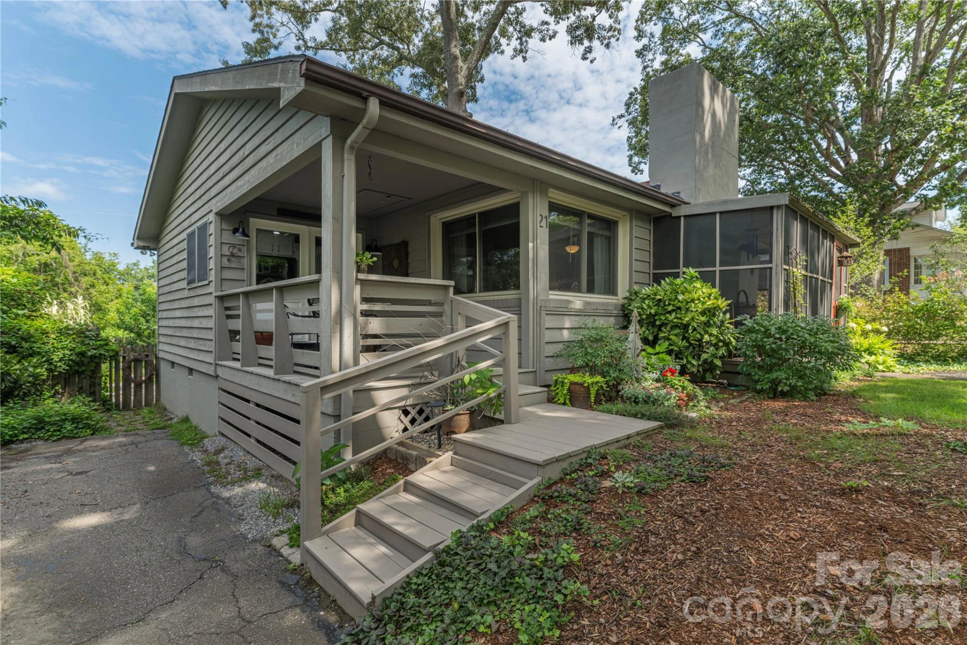 21 Lincoln Avenue - Photo 2
