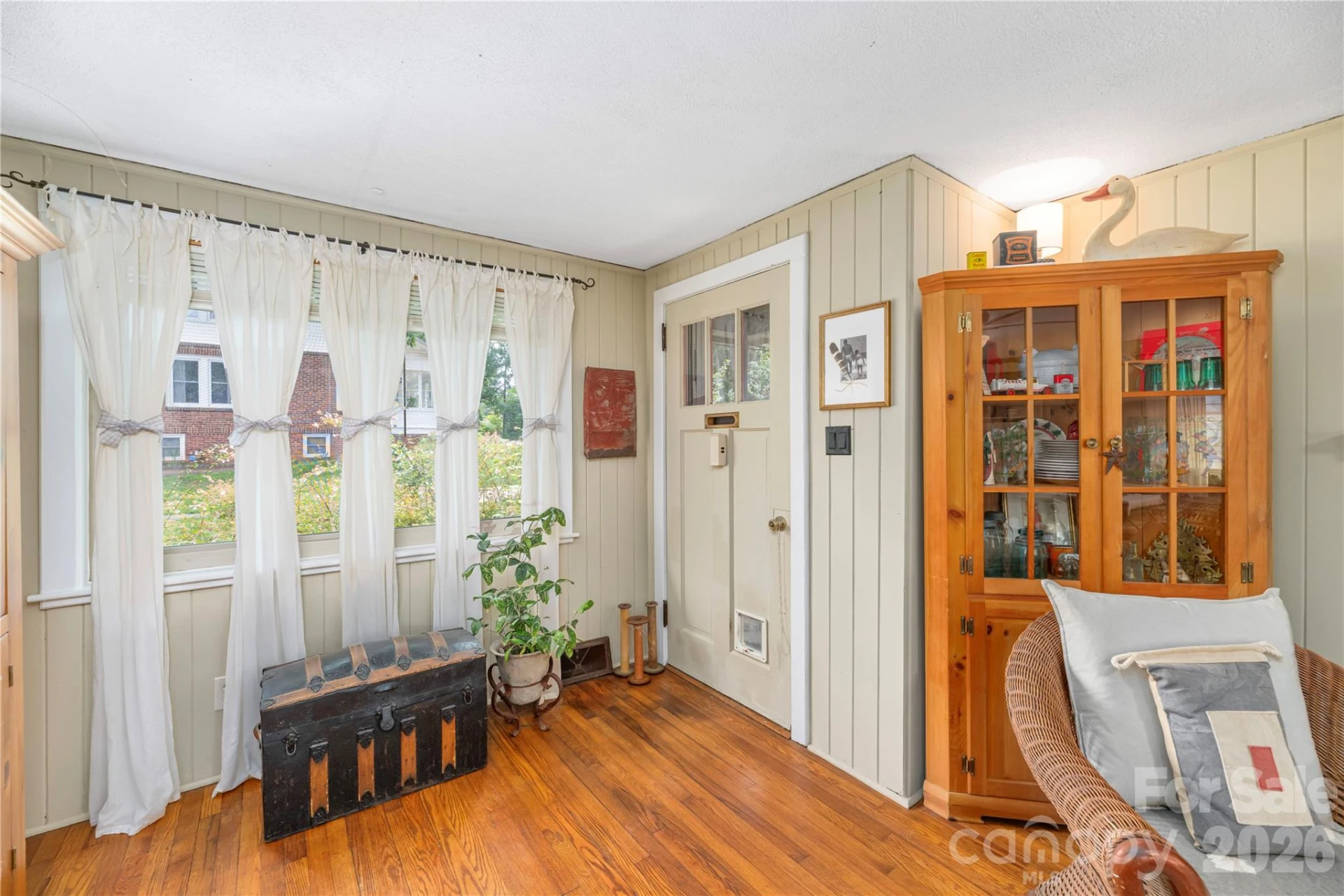 21 Lincoln Avenue - Photo 3