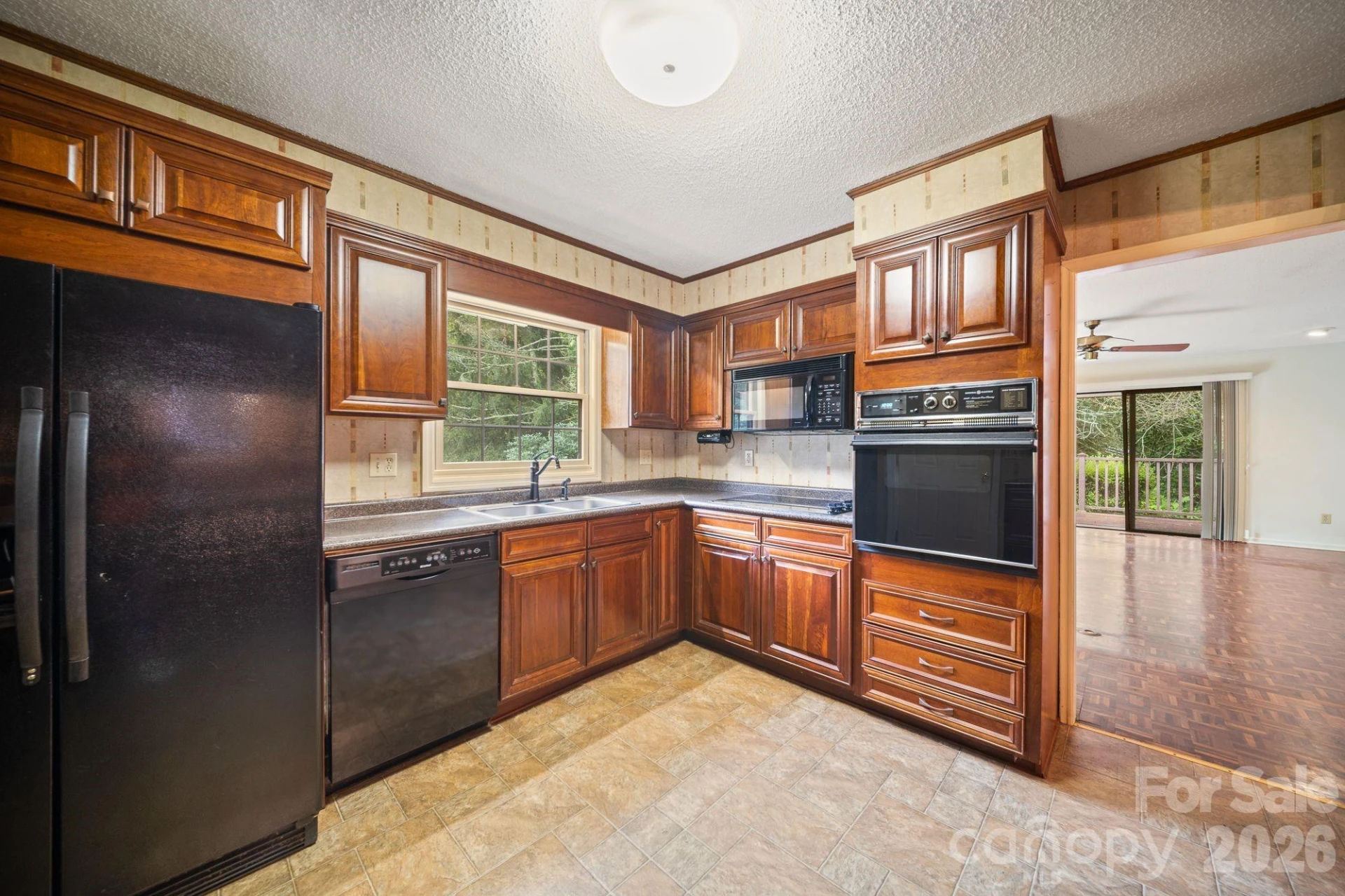 140 Redwood Street - Photo 9