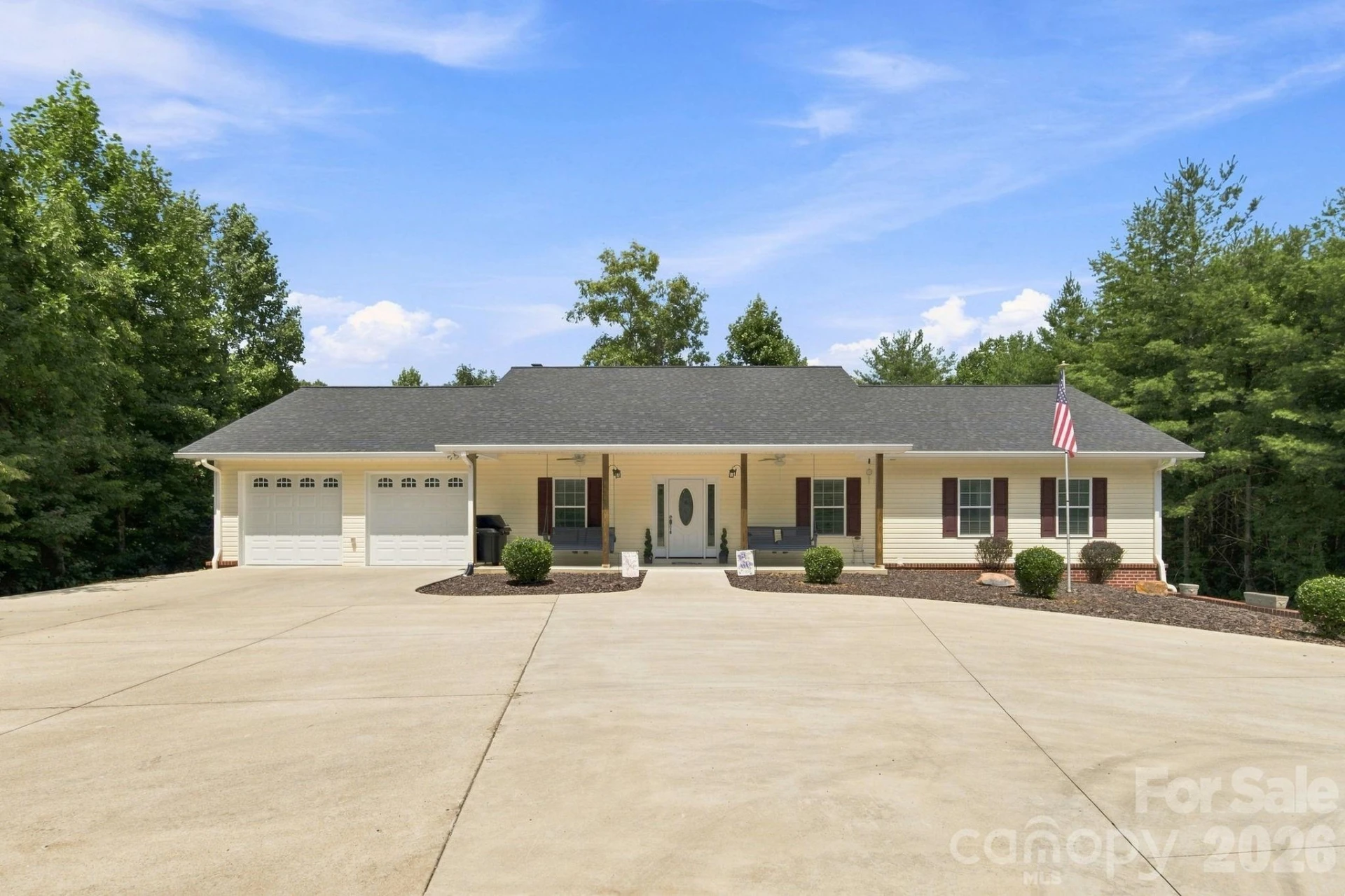295 Idlewood Drive - Photo 2
