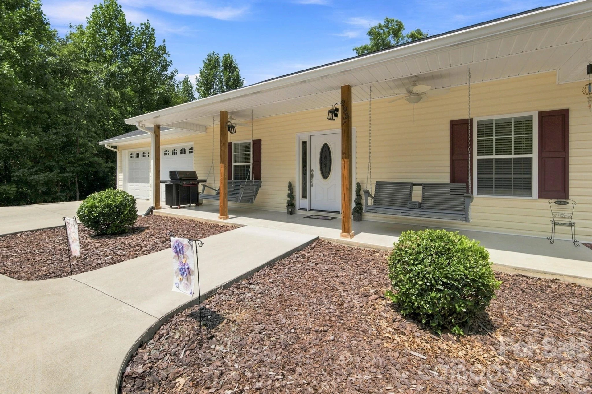 295 Idlewood Drive - Photo 3