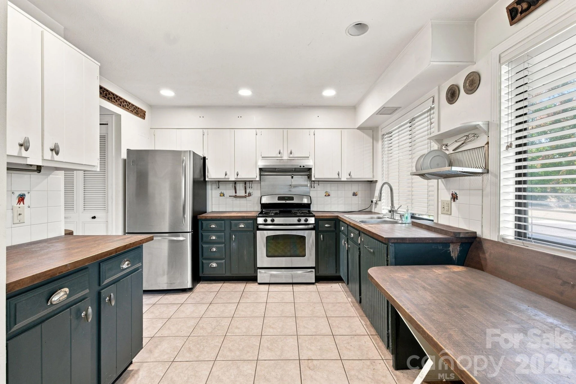98 Laurelwood Circle W #6 - Photo 8