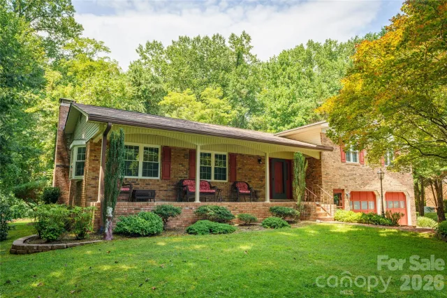 4 Hunters Lane, Hendersonville, NC, 28791