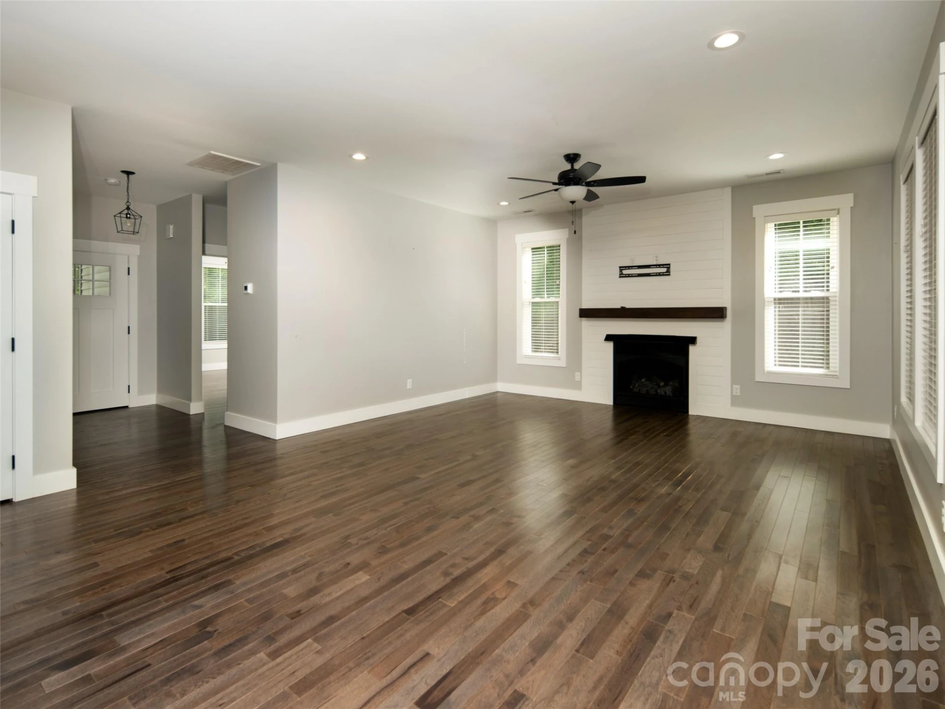 208 Robinson Hollow Drive - Photo 2