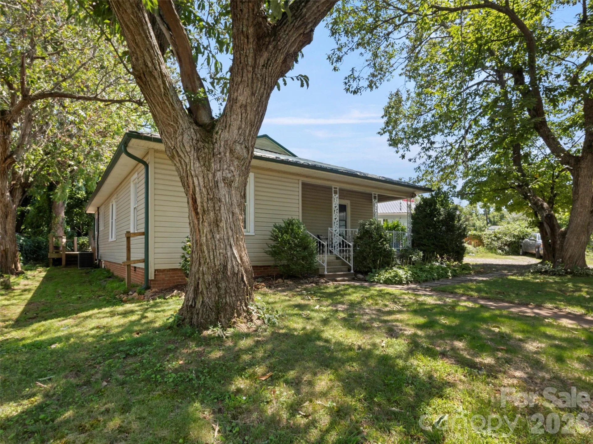 122 Edwards Avenue - Photo 4
