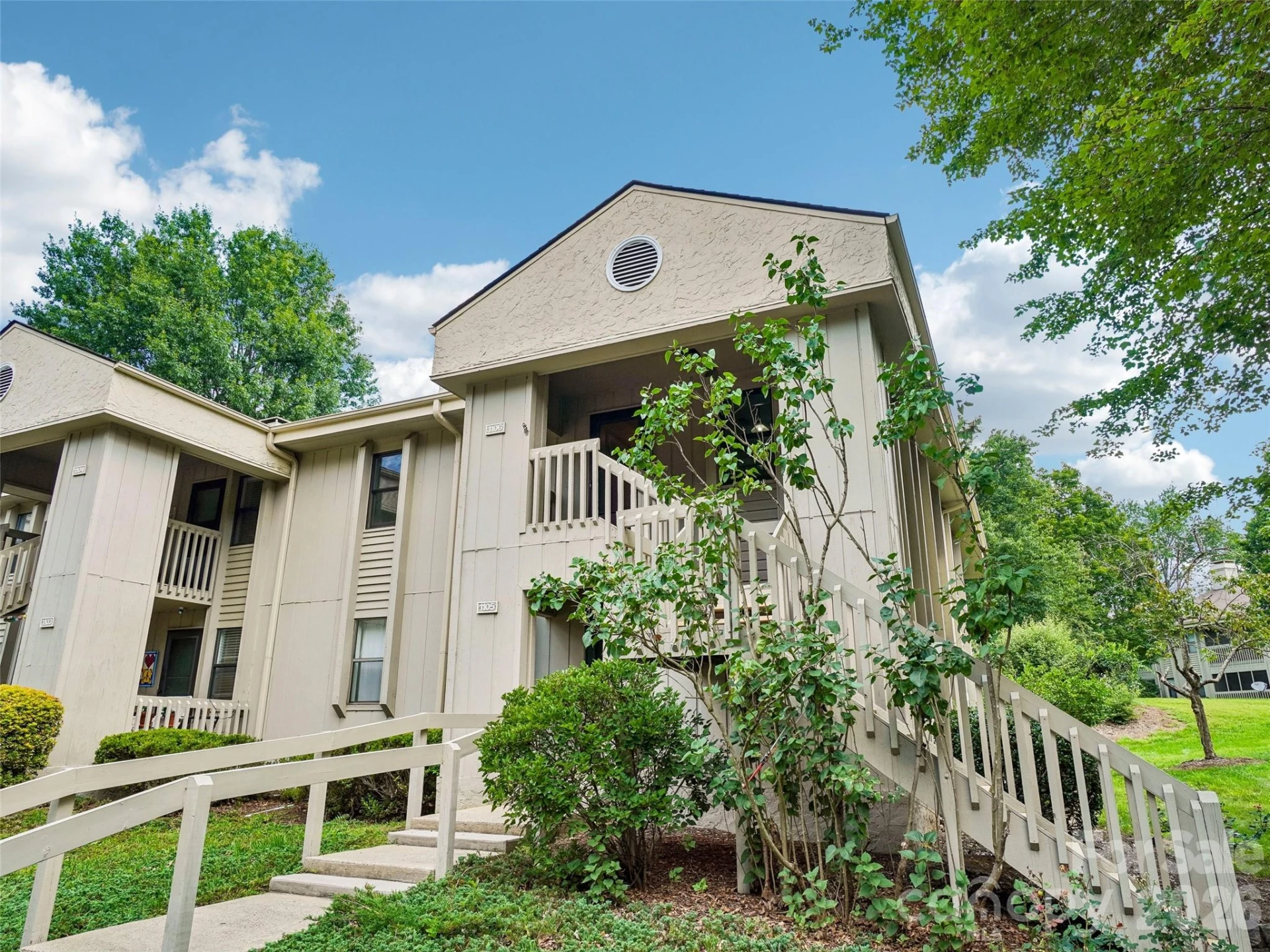 1106 Abbey Circle - Photo 2