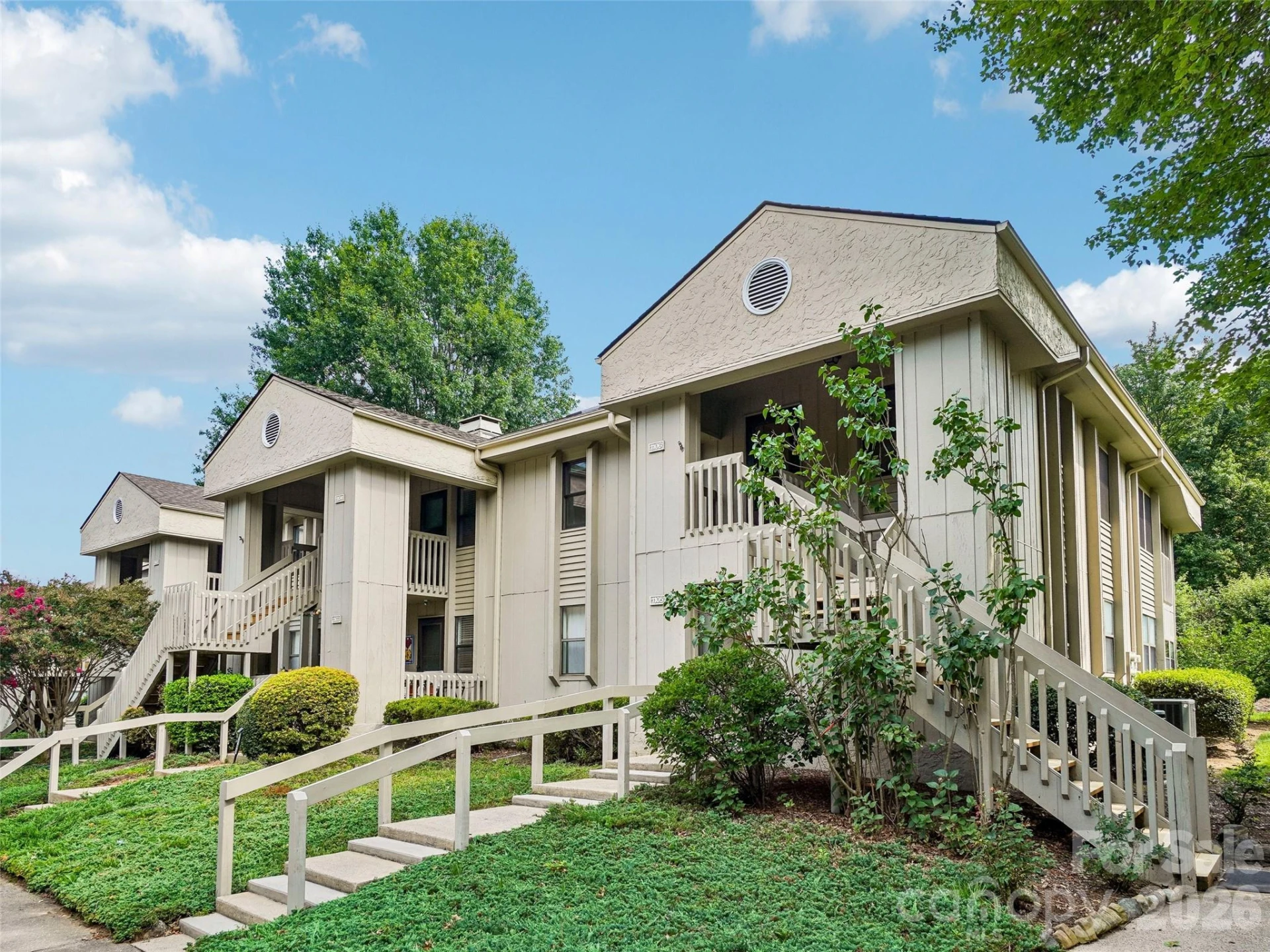 1106 Abbey Circle - Photo 3