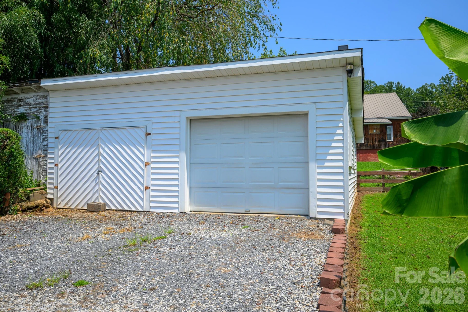 580 Baldwin Avenue - Photo 13