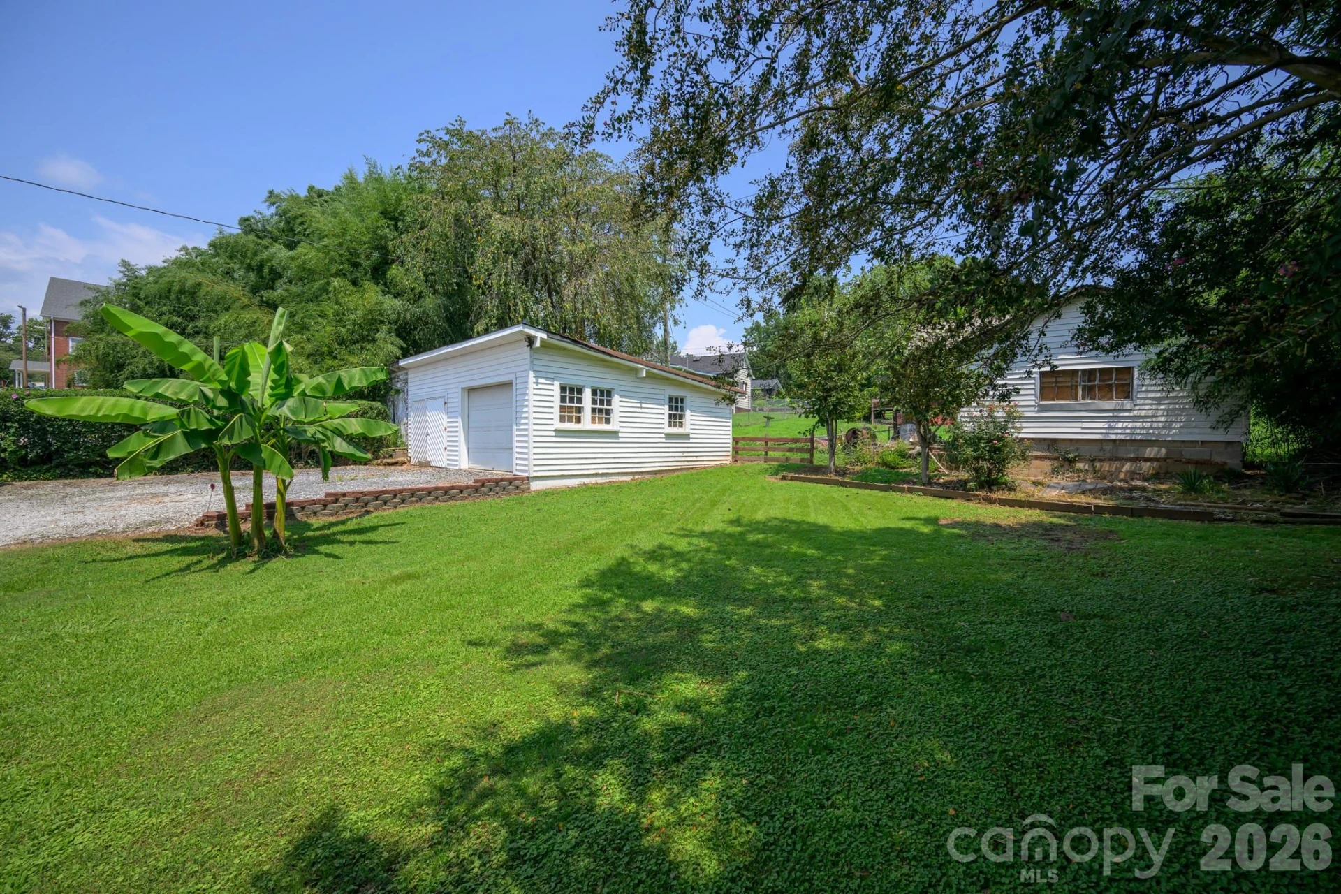 580 Baldwin Avenue - Photo 15