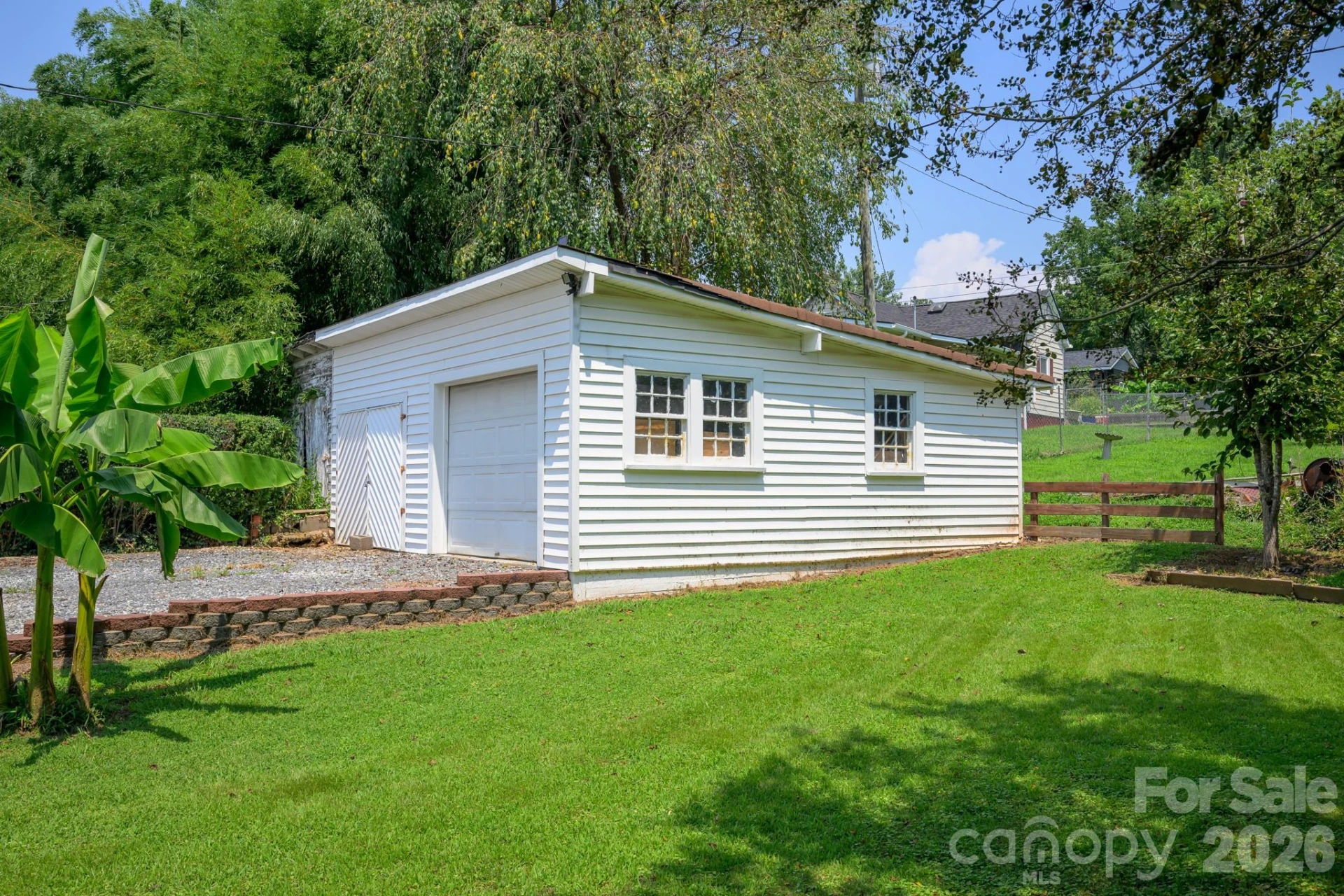 580 Baldwin Avenue - Photo 16