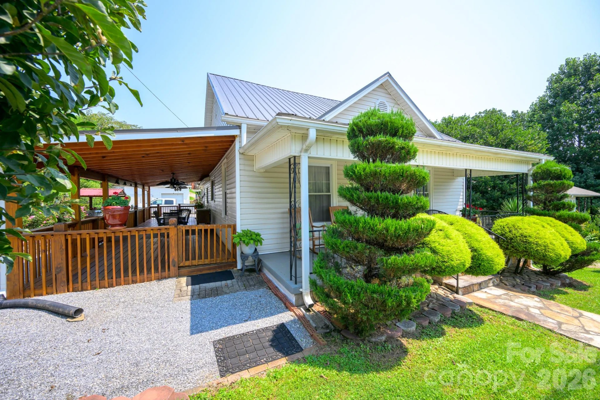 580 Baldwin Avenue - Photo 19