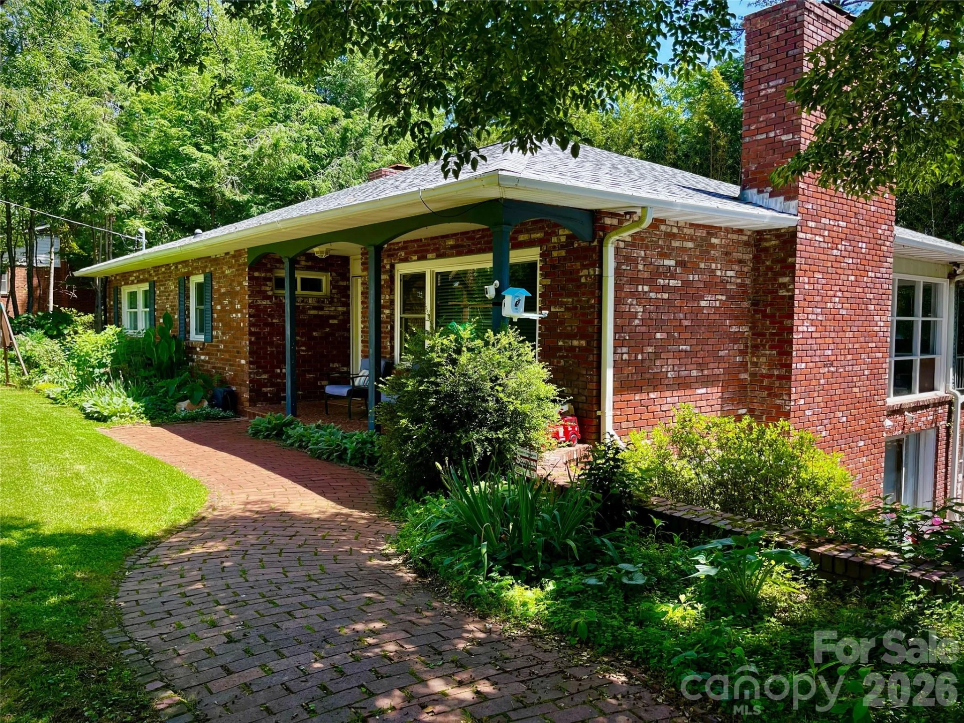 36 Clarendon Road - Photo 2