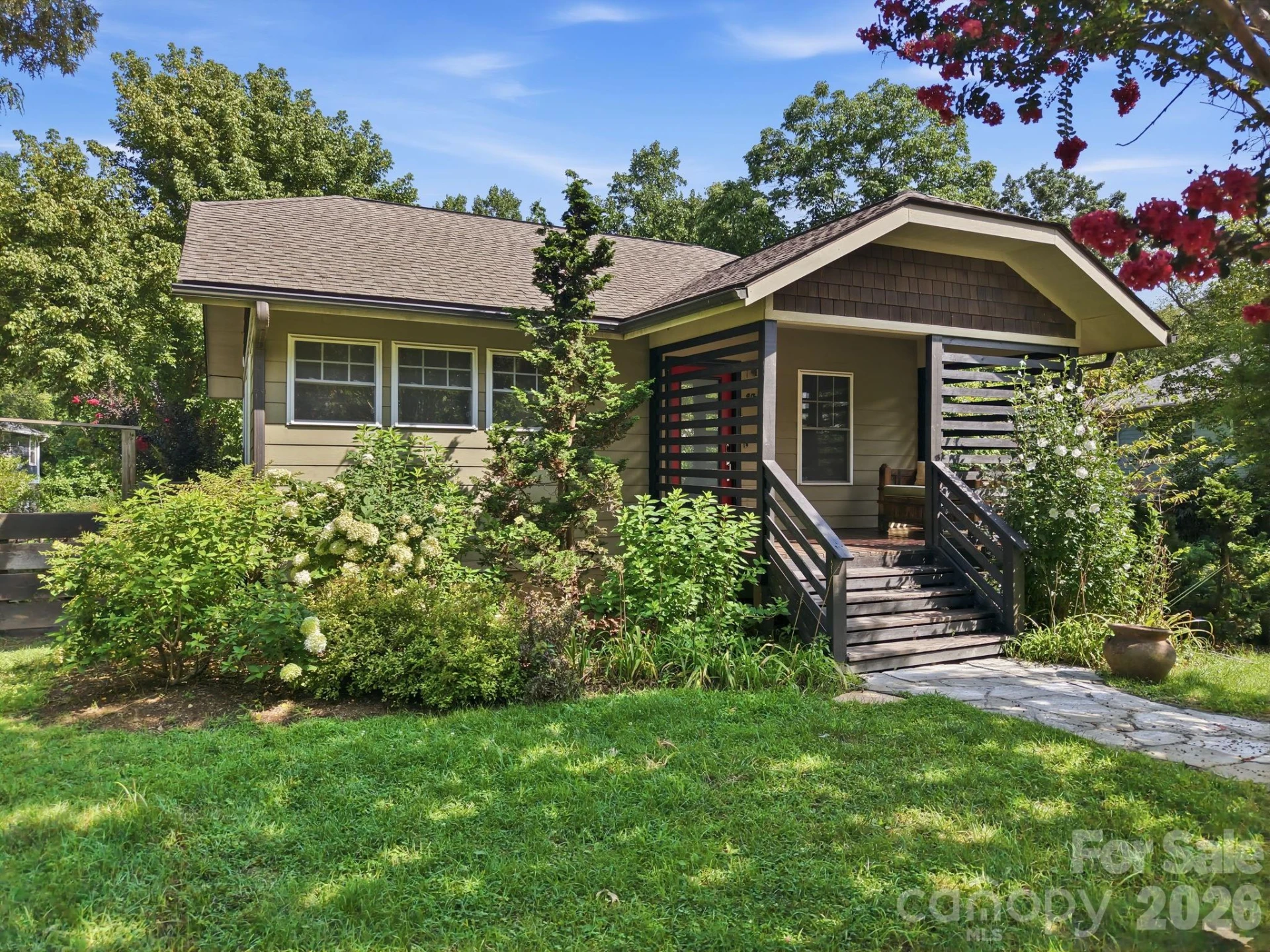 146 Courtland Avenue - Photo 2