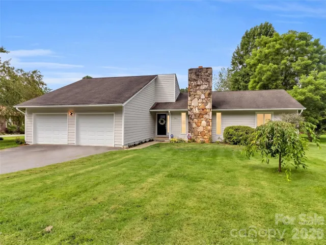 693 Monte Vista Road, Candler, NC, 28715