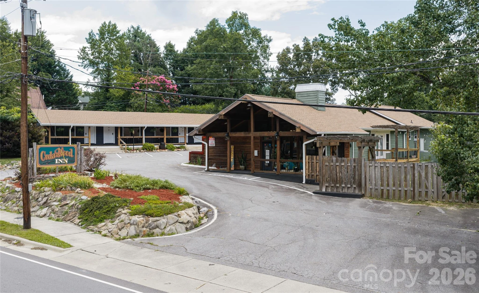 1510 Greenville Highway - Photo 2