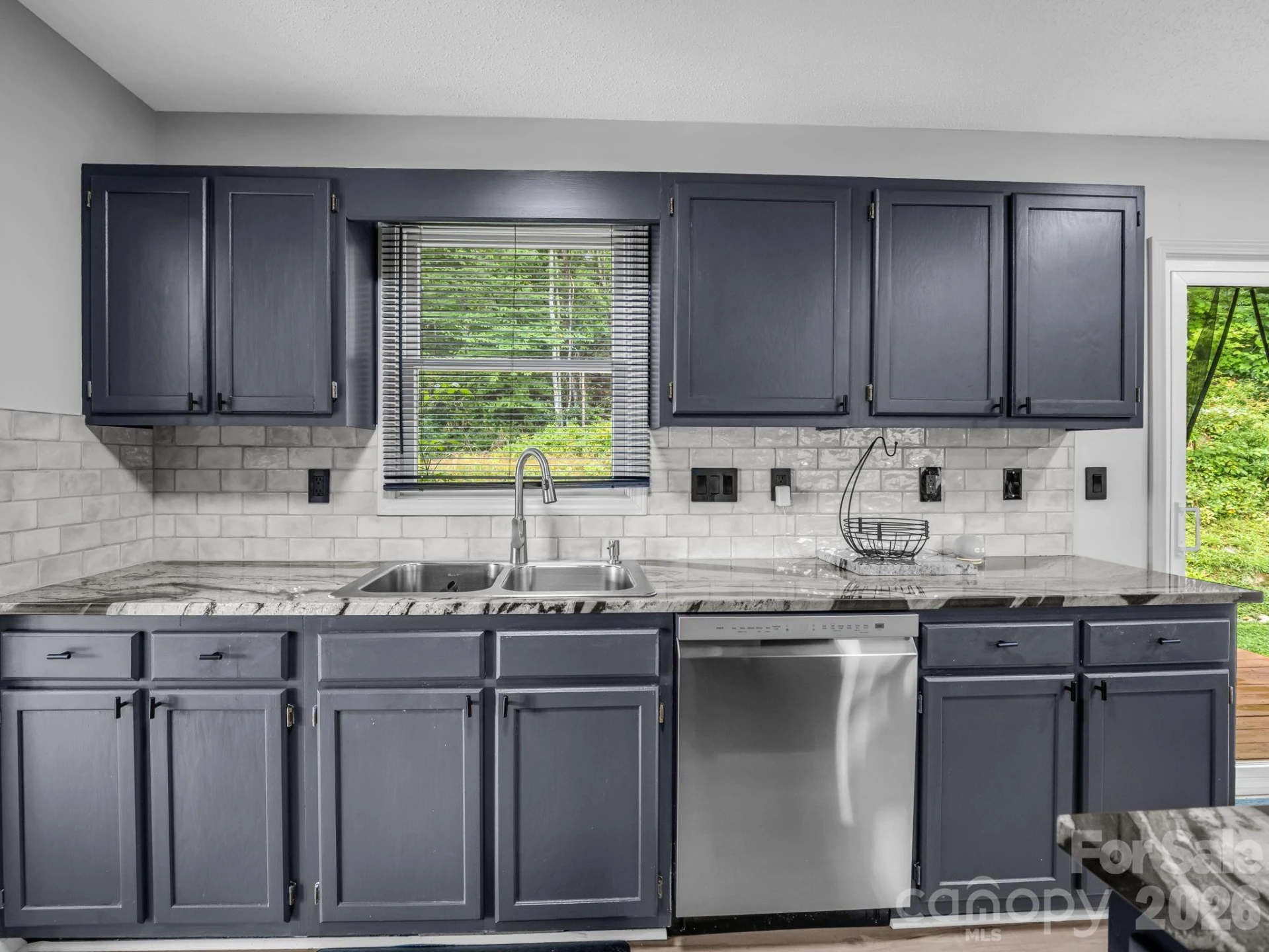 89 Hillview Circle - Photo 13
