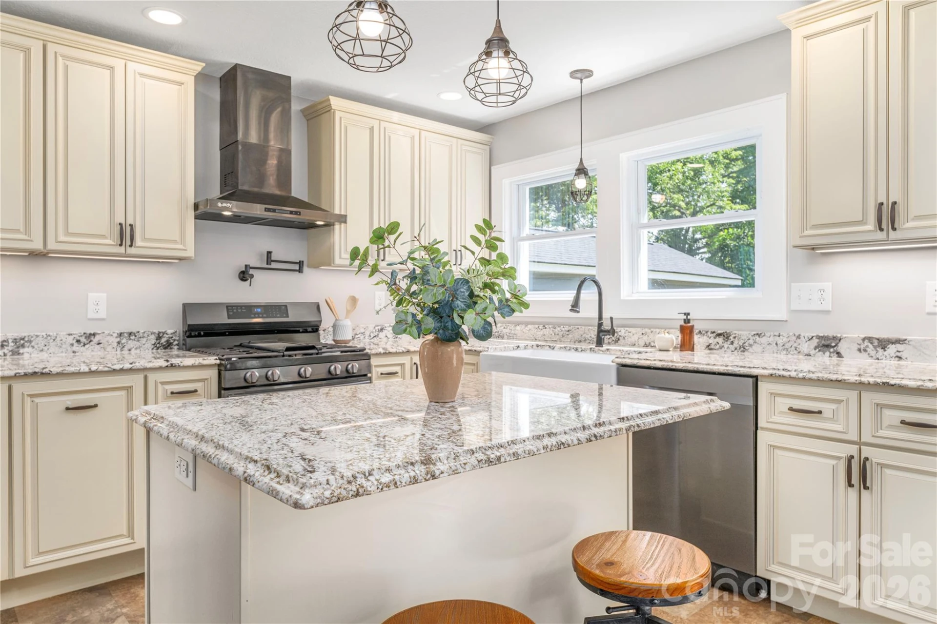 638 Newfound Street - Photo 3
